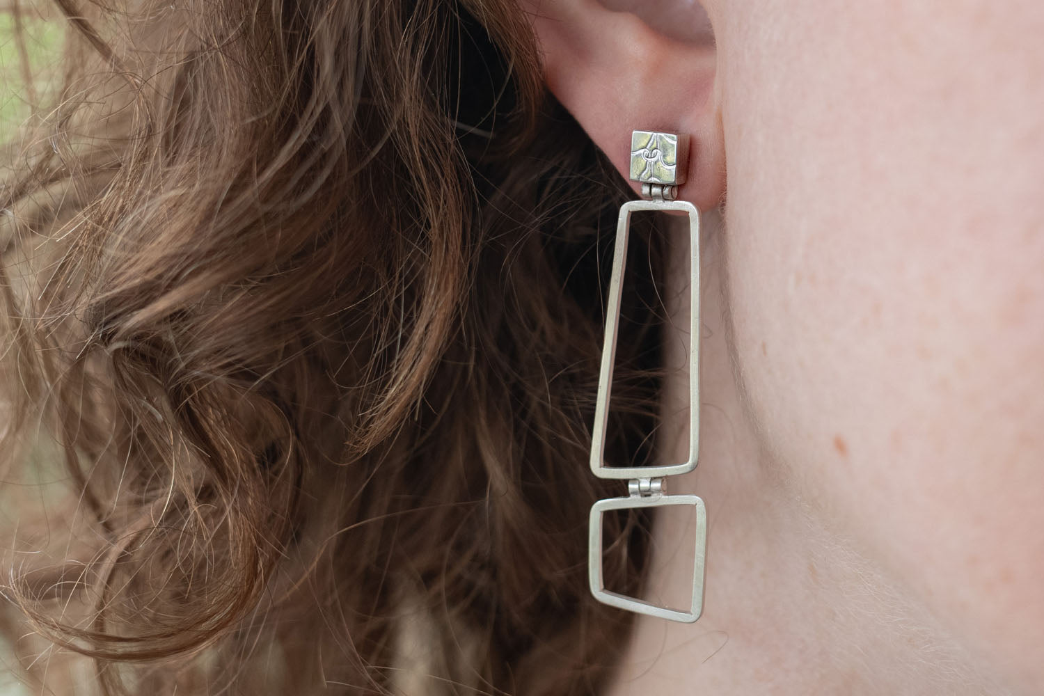 Box and double shape earrings