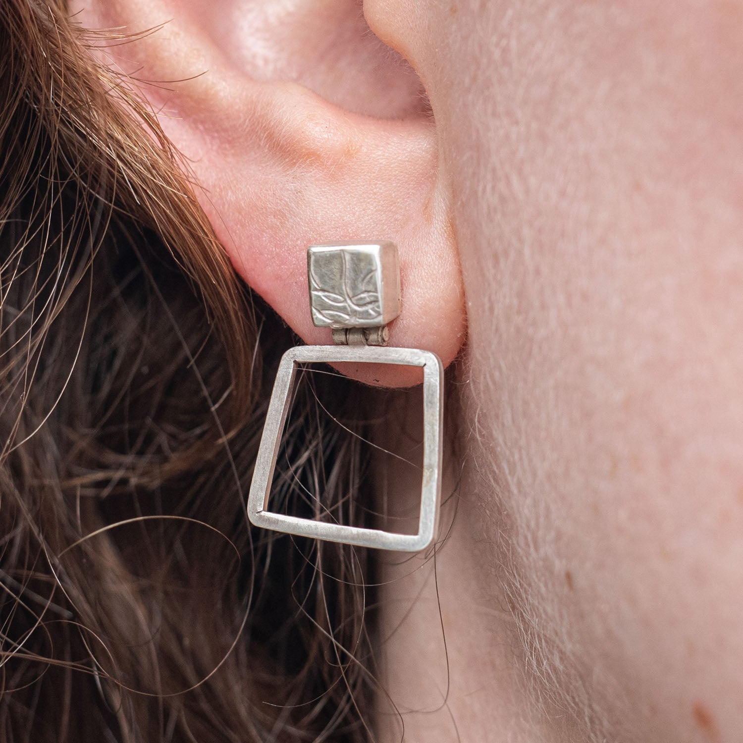 Box and single shape studs