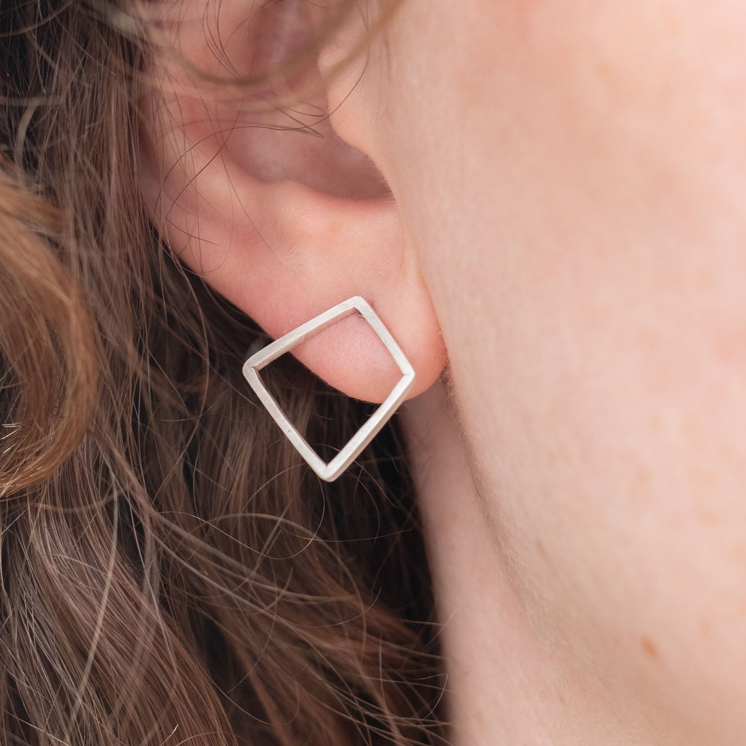 Wire studs
