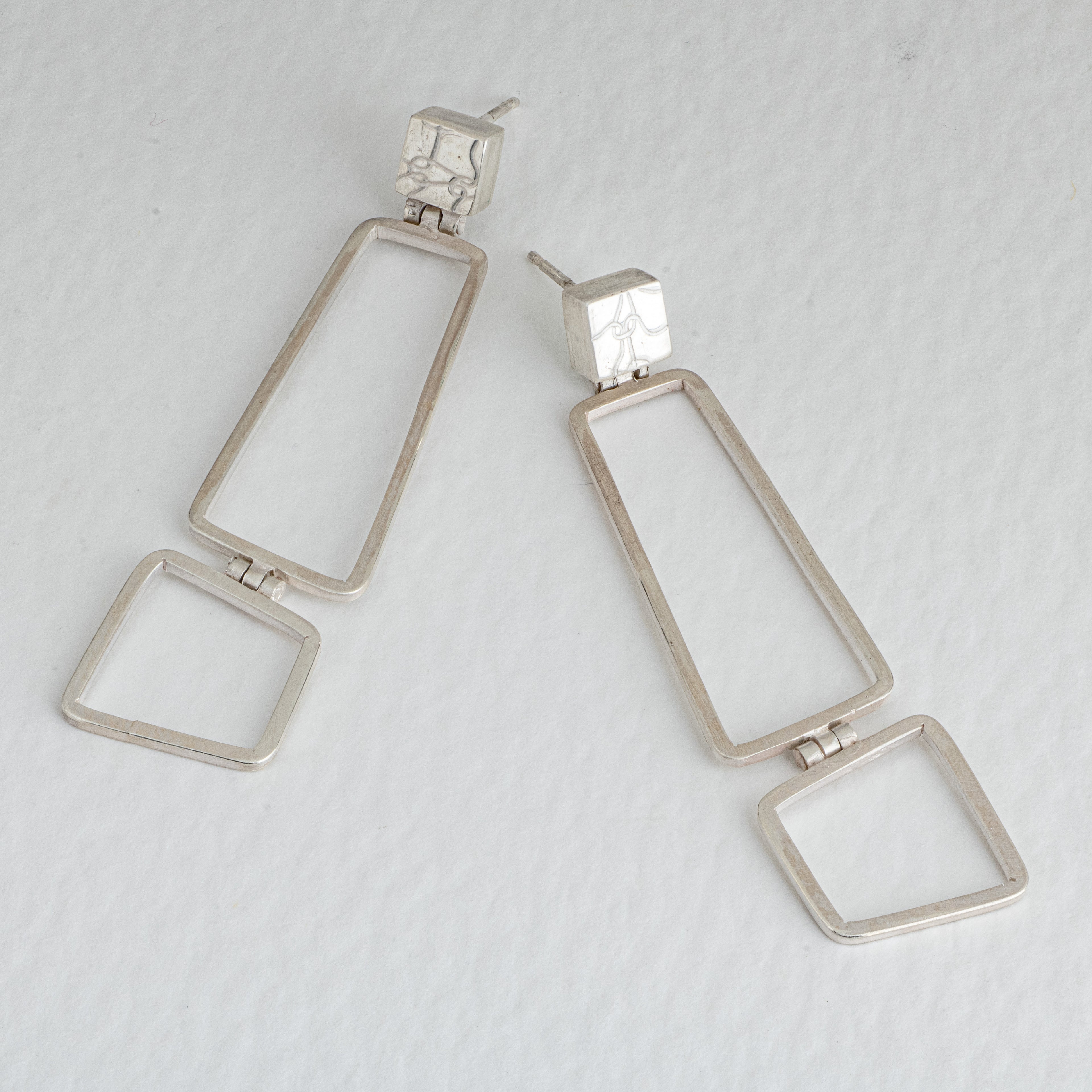 Box and double shape earrings