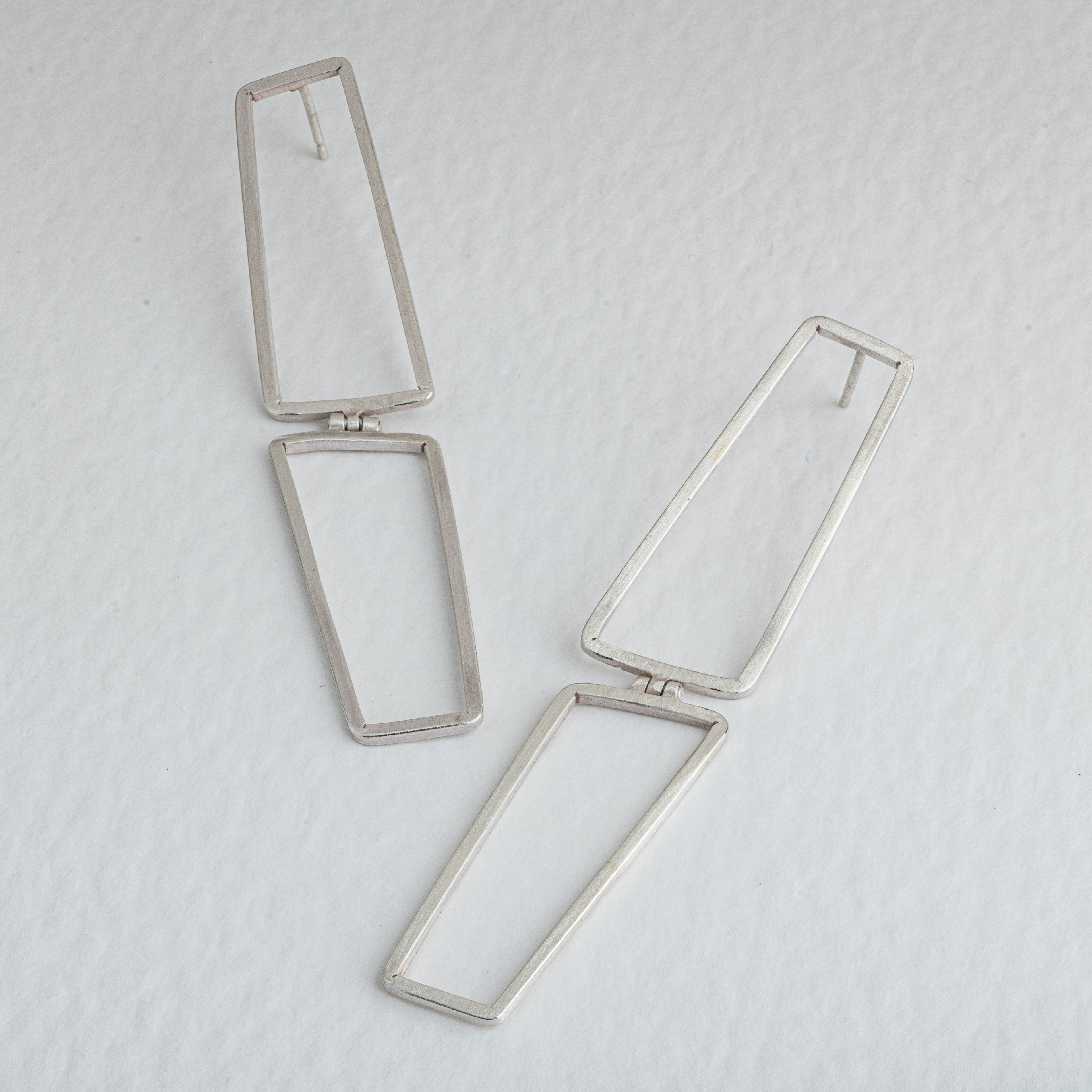 Double shape earrings