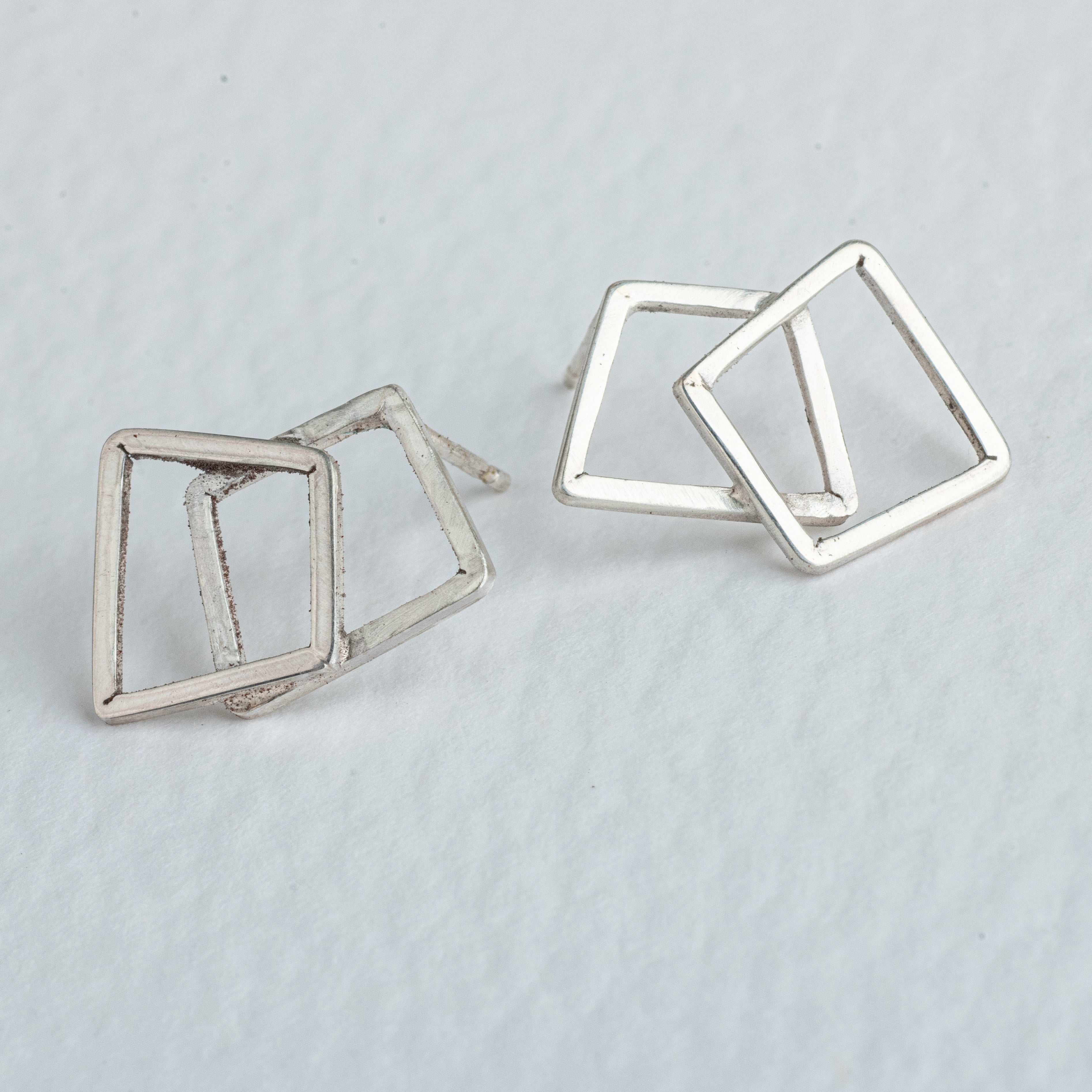 Double wire studs