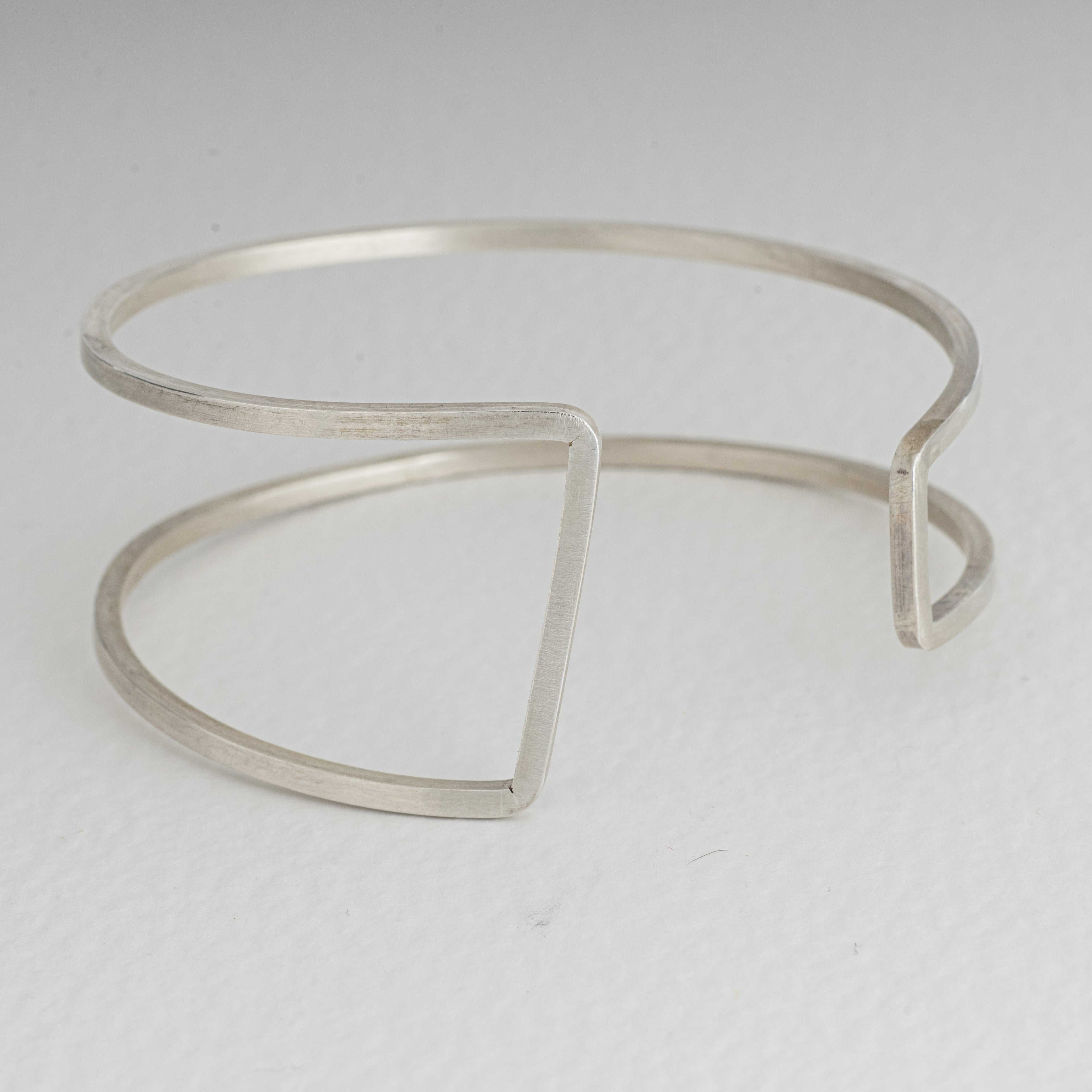 Long shape open bangle